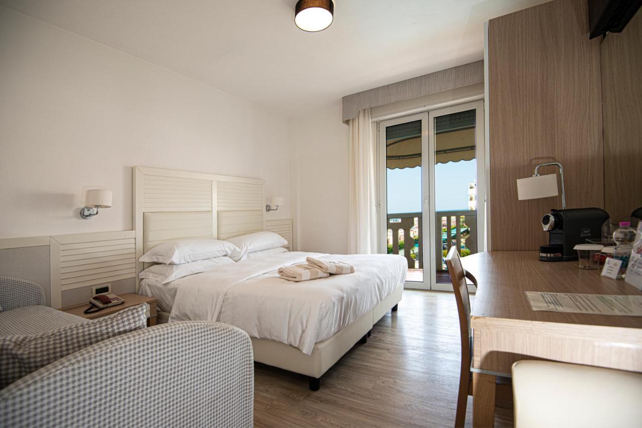 Hotel Savoy Caorle Ngoại thất bức ảnh